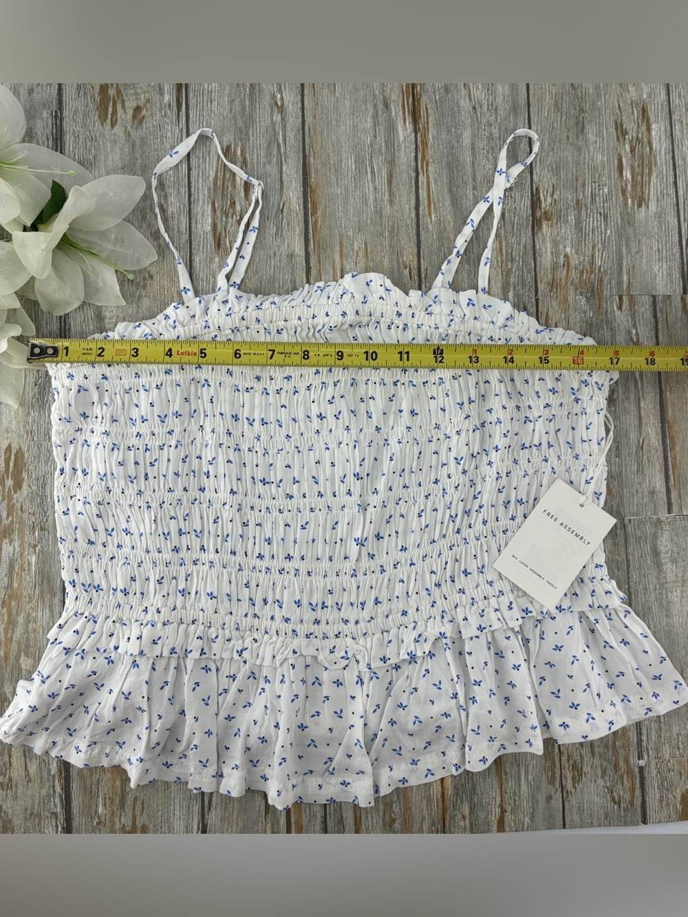 Women's Smocked Top With Peplum Hem Tank Top Size L - Picture 5 of 10
